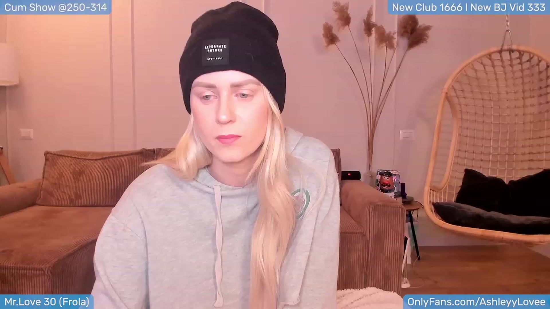 Gallery image thumbnail from AshleyLove's myfreecams stream on, 01/15/2024, 19:05 image 9 of 20
