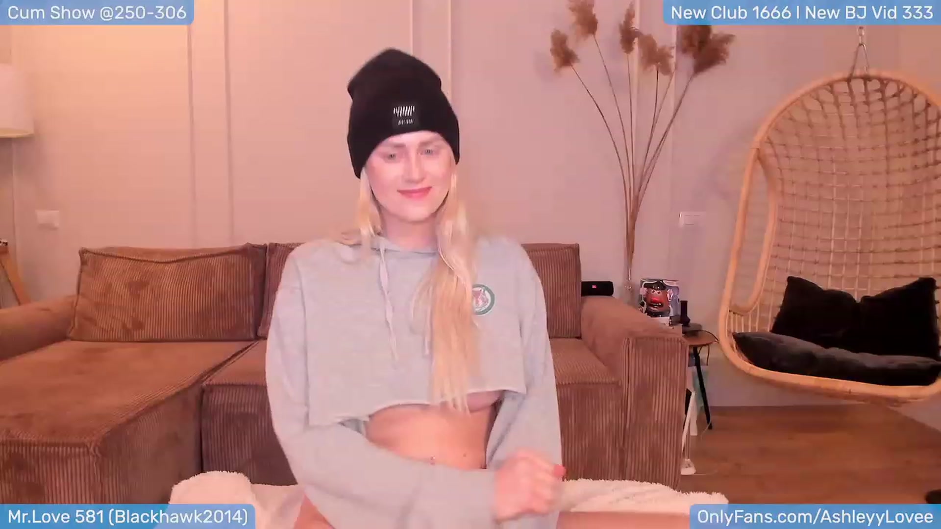 Gallery image thumbnail from AshleyLove's myfreecams stream on, 01/15/2024, 22:05 image 19 of 20