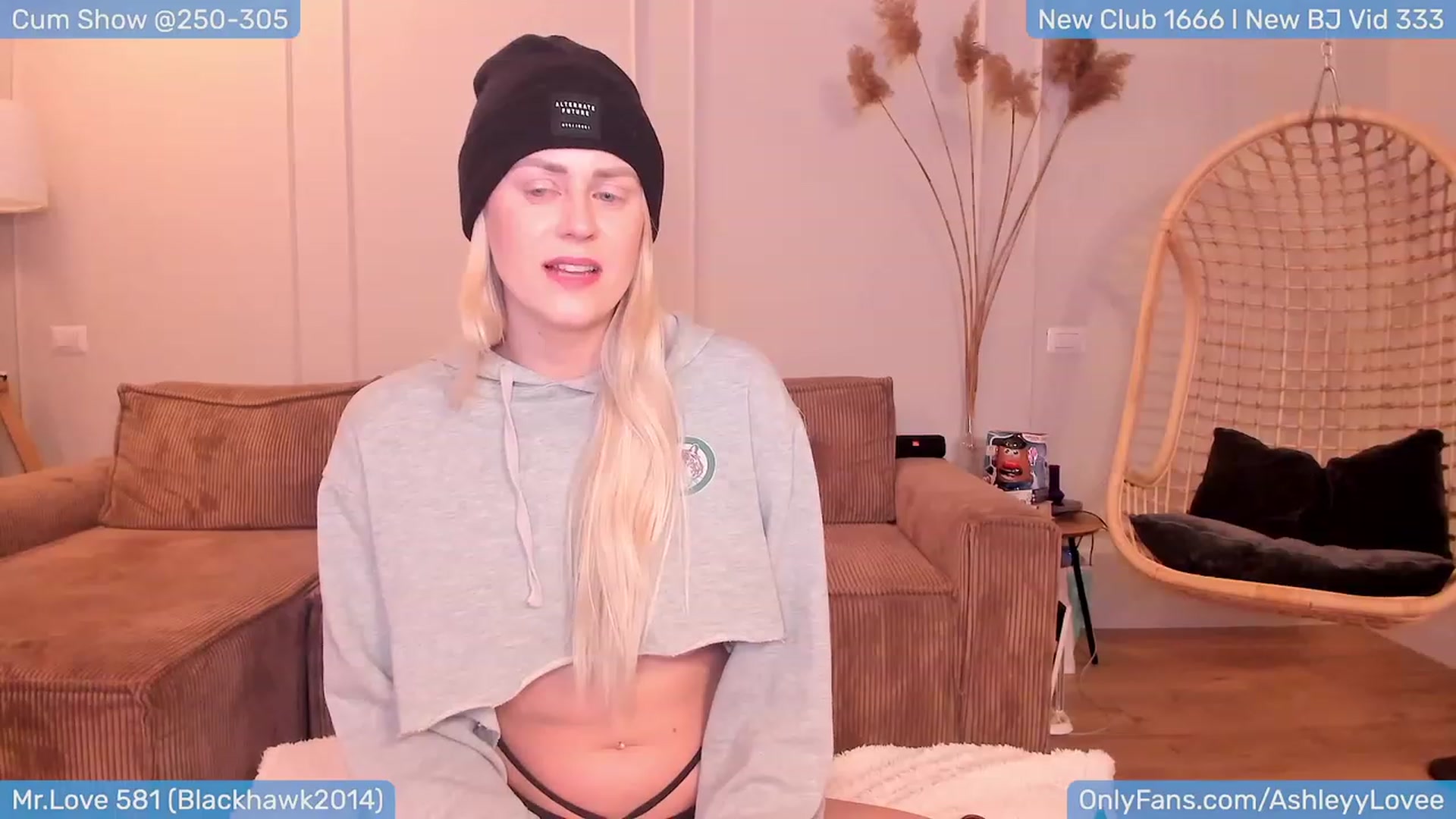 Gallery image thumbnail from AshleyLove's myfreecams stream on, 01/15/2024, 22:05 image 13 of 20