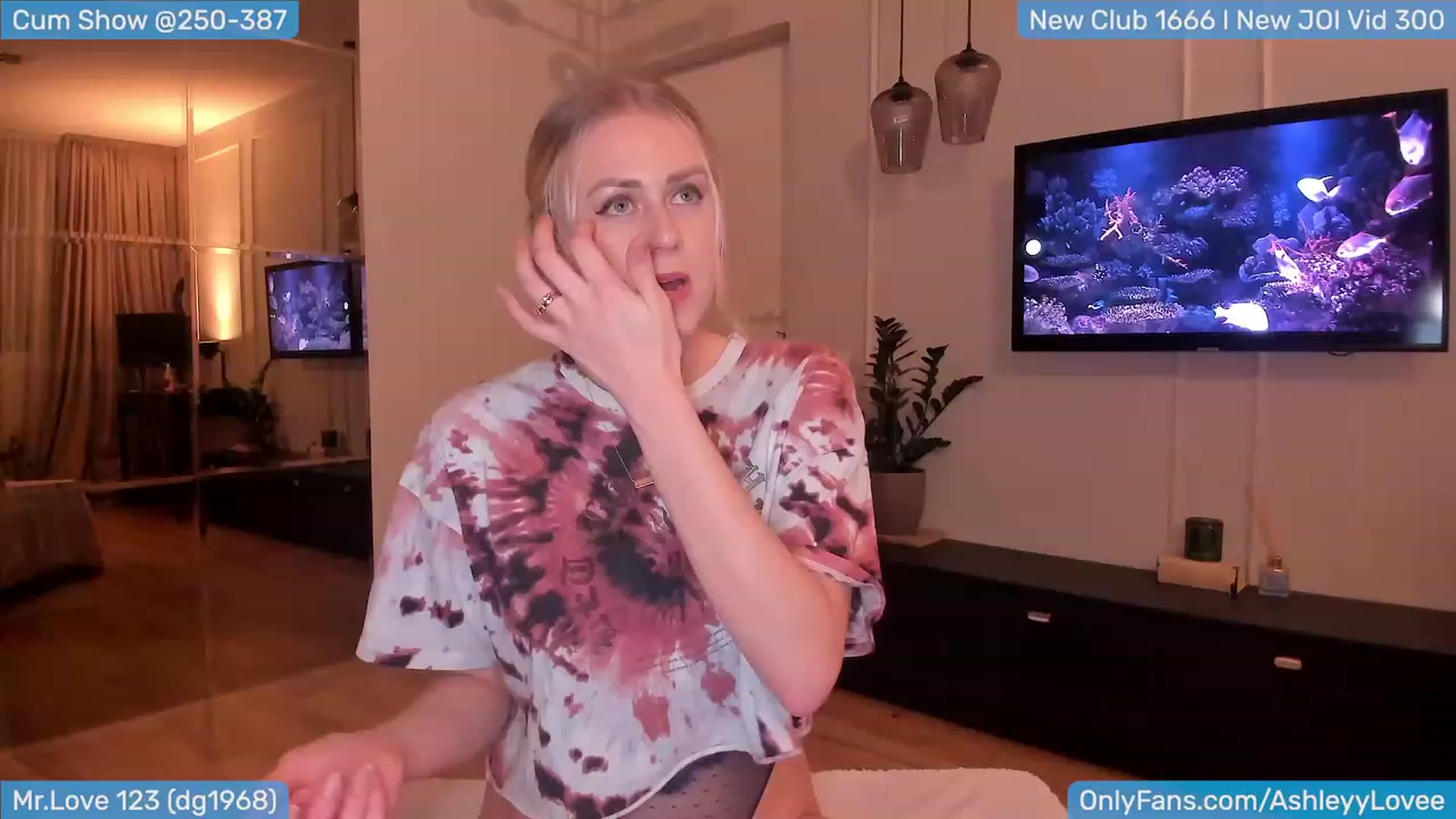 Gallery image thumbnail from AshleyLove's myfreecams stream on, 01/18/2024, 19:39 image 4 of 20