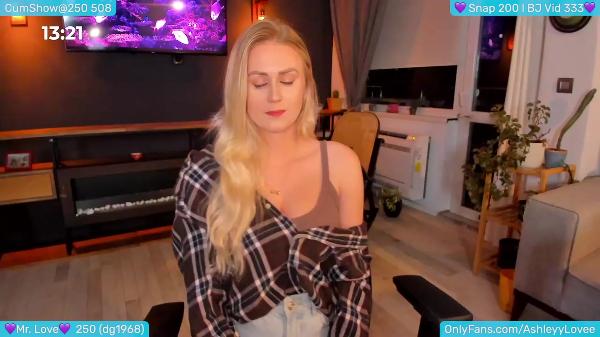Gallery image thumbnail from AshleyLove's myfreecams stream on, 03/12/2024, 22:19 image 20 of 20