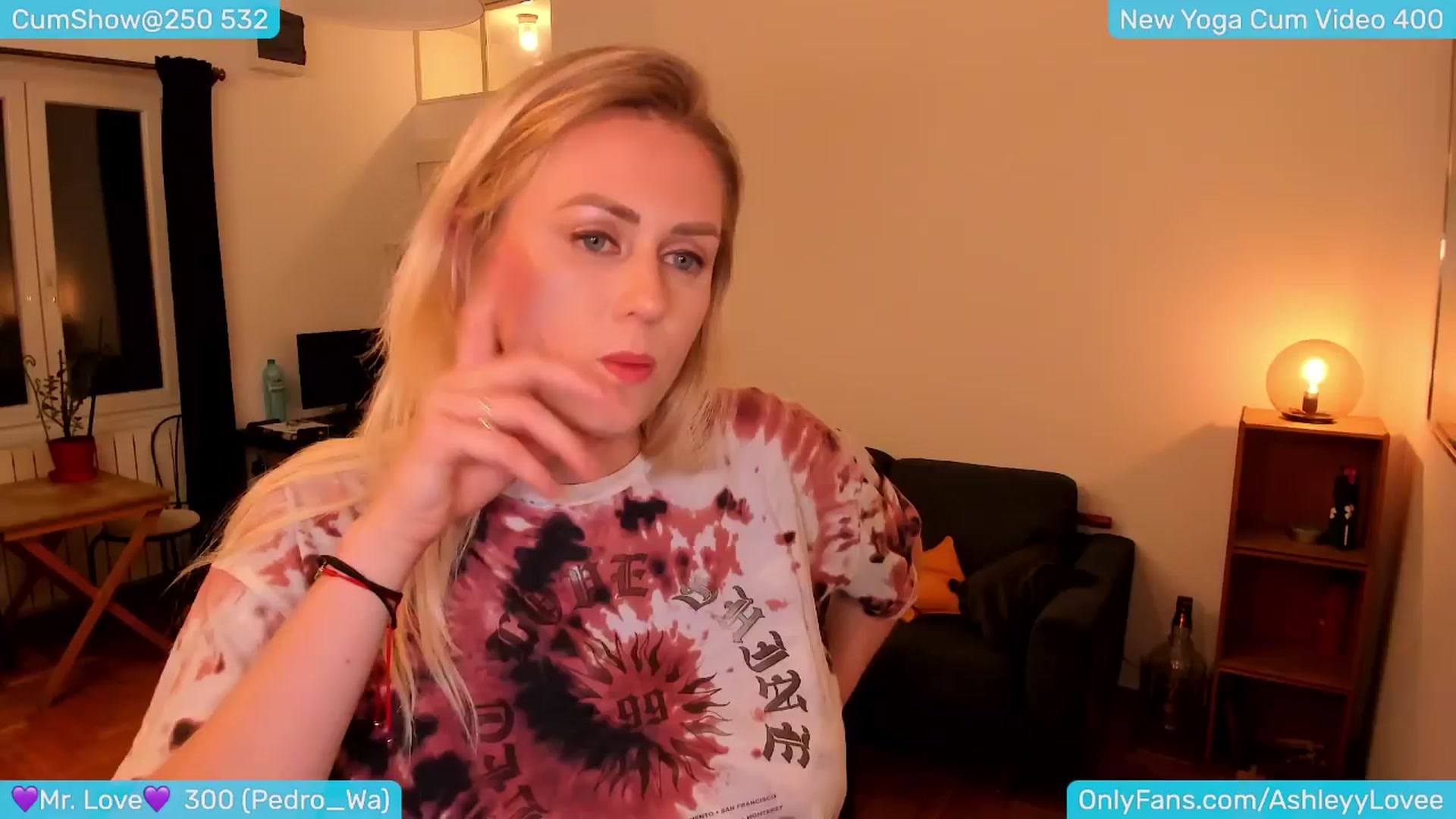 Gallery image thumbnail from AshleyLove's myfreecams stream on, 03/26/2024, 24:02 image 11 of 20