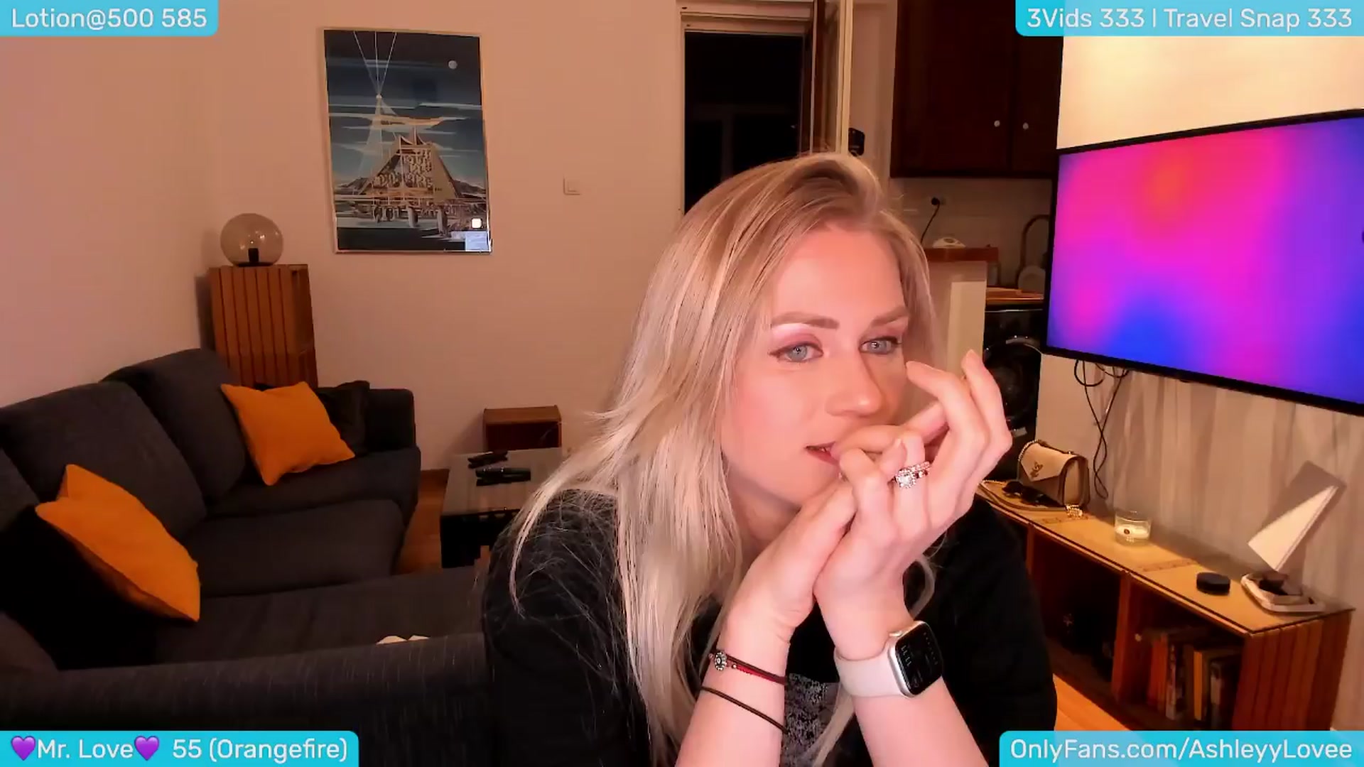 Gallery image thumbnail from AshleyLove's myfreecams stream on, 03/31/2024, 24:05 image 6 of 20