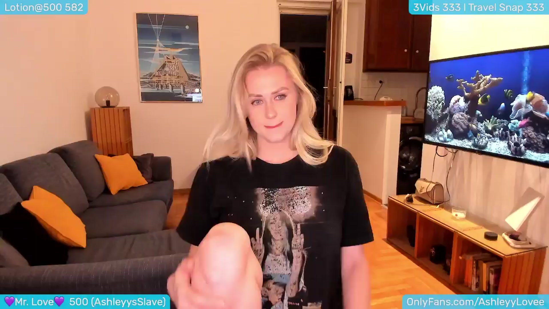Gallery image thumbnail from AshleyLove's myfreecams stream on, 03/31/2024, 24:05 image 11 of 20