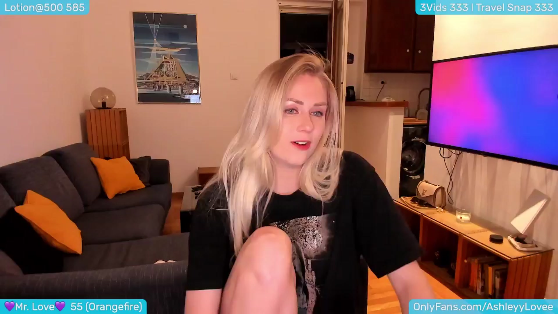 Gallery image thumbnail from AshleyLove's myfreecams stream on, 03/31/2024, 24:05 image 5 of 20