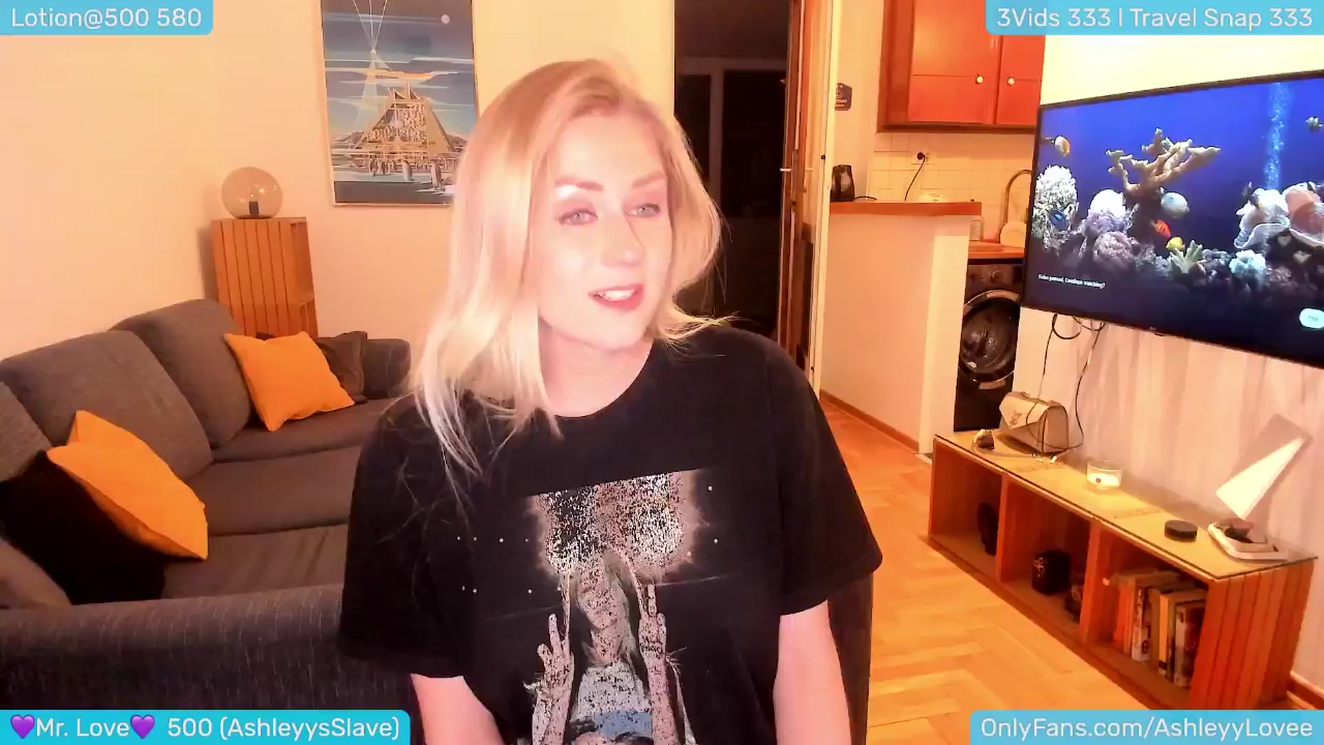 Gallery image thumbnail from AshleyLove's myfreecams stream on, 03/31/2024, 24:05 image 18 of 20