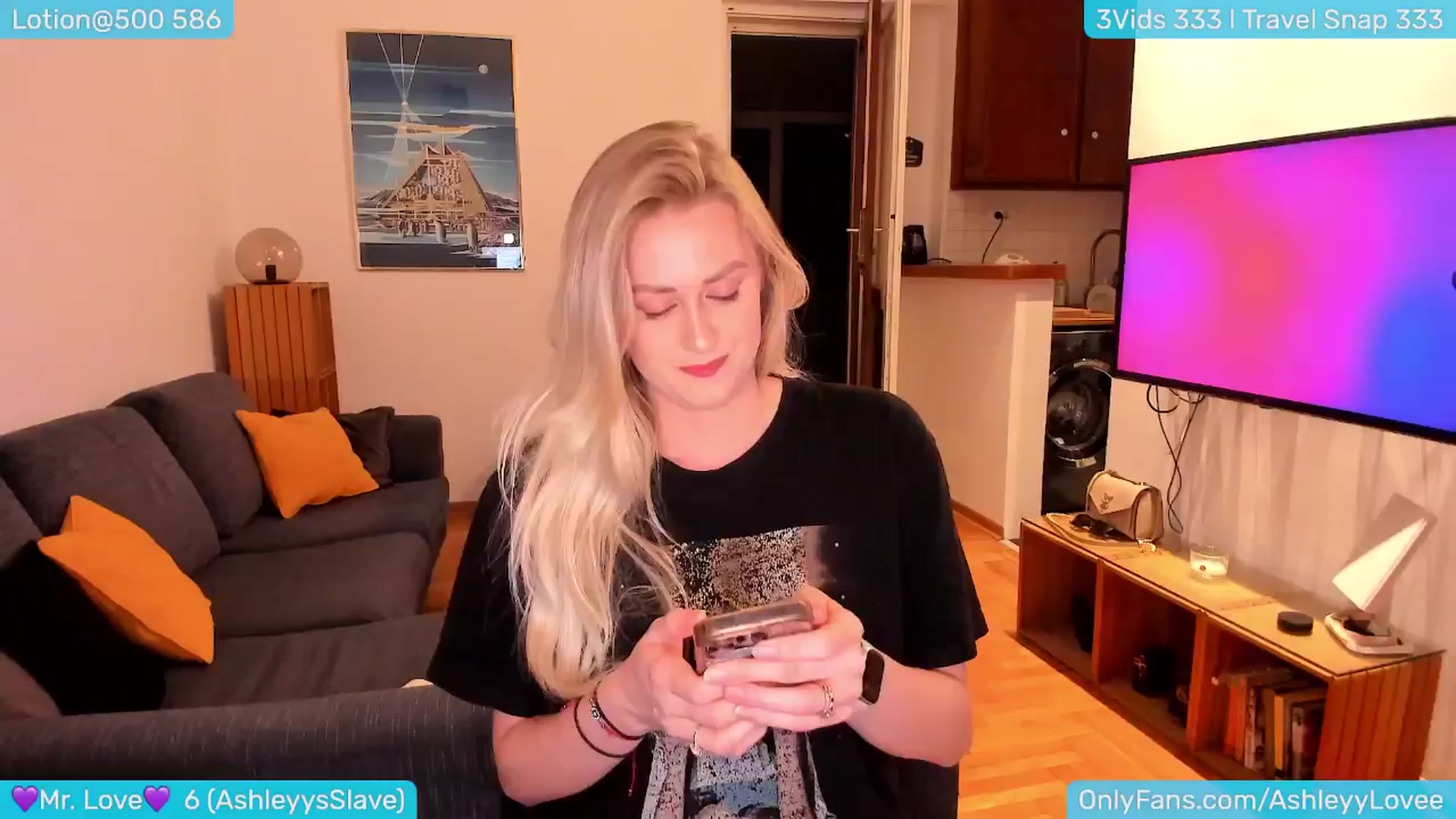 Gallery image thumbnail from AshleyLove's myfreecams stream on, 03/31/2024, 24:05 image 4 of 20