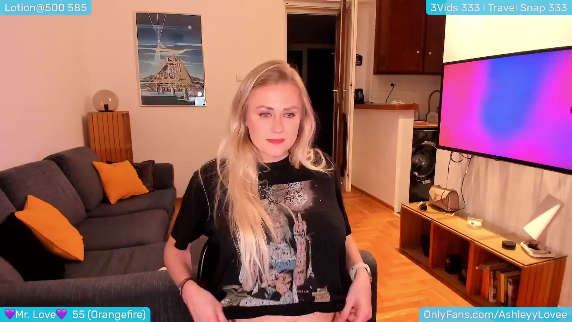 Gallery image thumbnail from AshleyLove's myfreecams stream on, 03/31/2024, 24:05 image 8 of 20