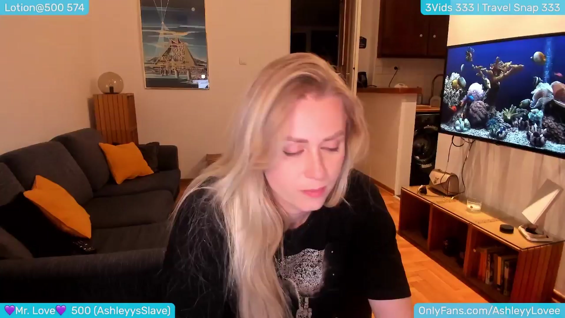 Gallery image thumbnail from AshleyLove's myfreecams stream on, 03/31/2024, 01:13 image 19 of 20