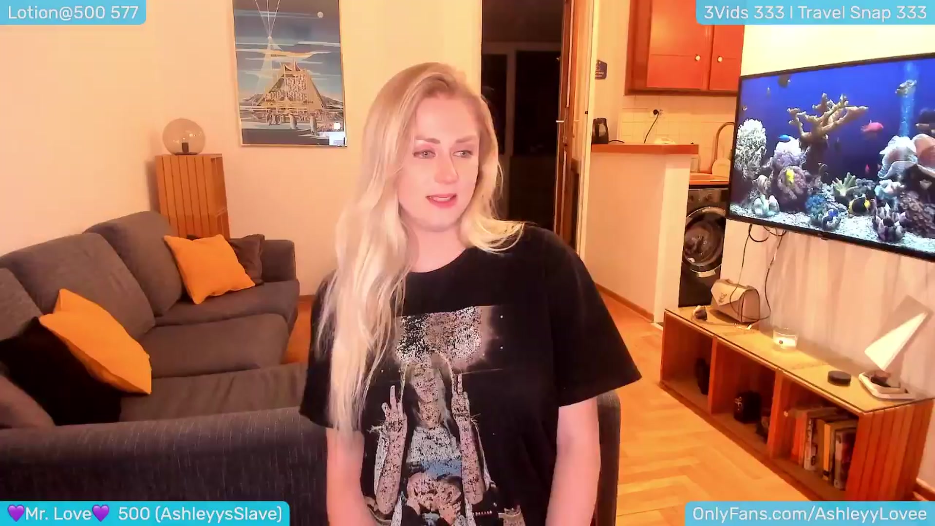 Gallery image thumbnail from AshleyLove's myfreecams stream on, 03/31/2024, 01:13 image 7 of 20