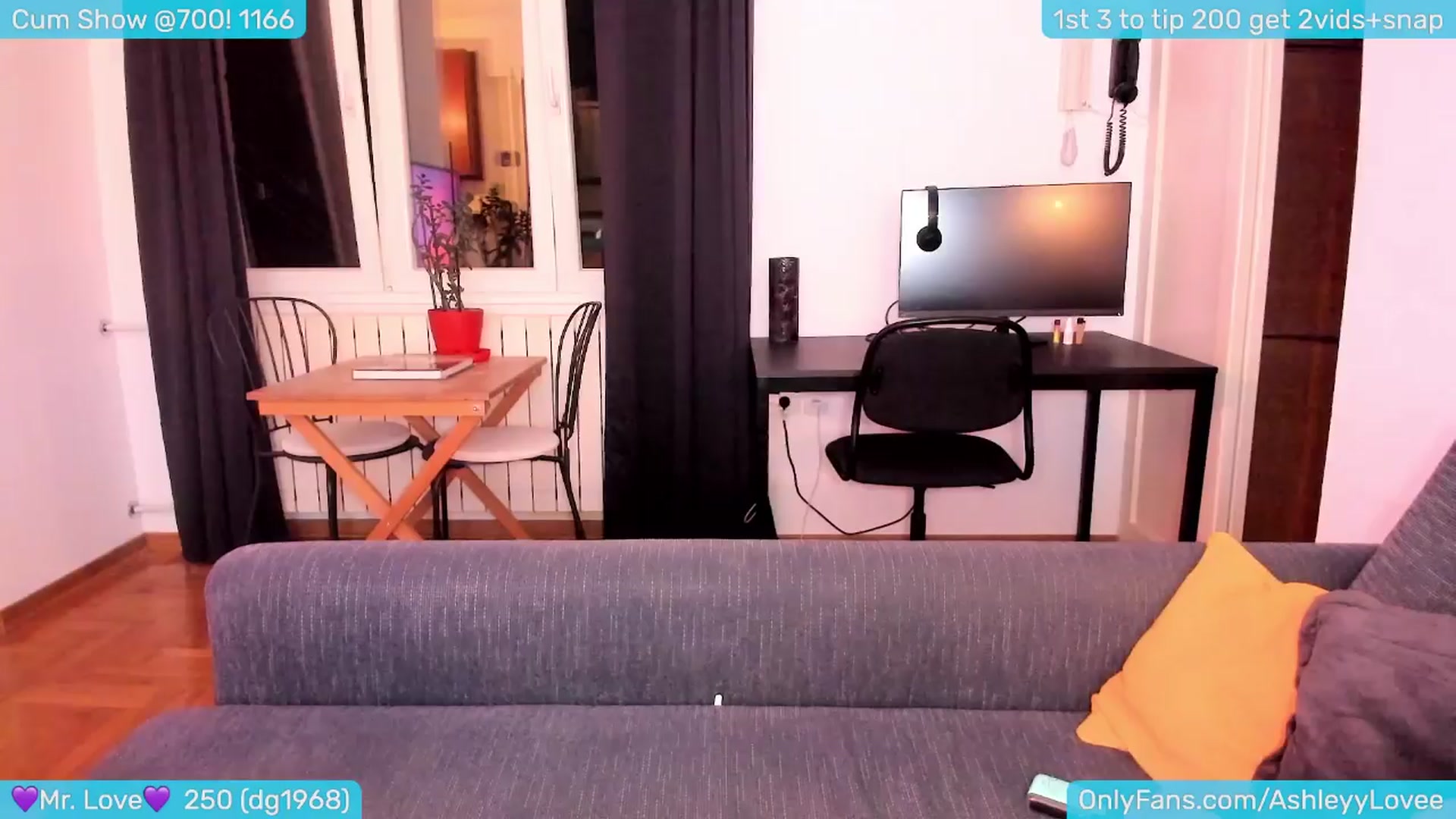 Gallery image thumbnail from AshleyLove's myfreecams stream on, 04/09/2024, 24:01 image 14 of 20