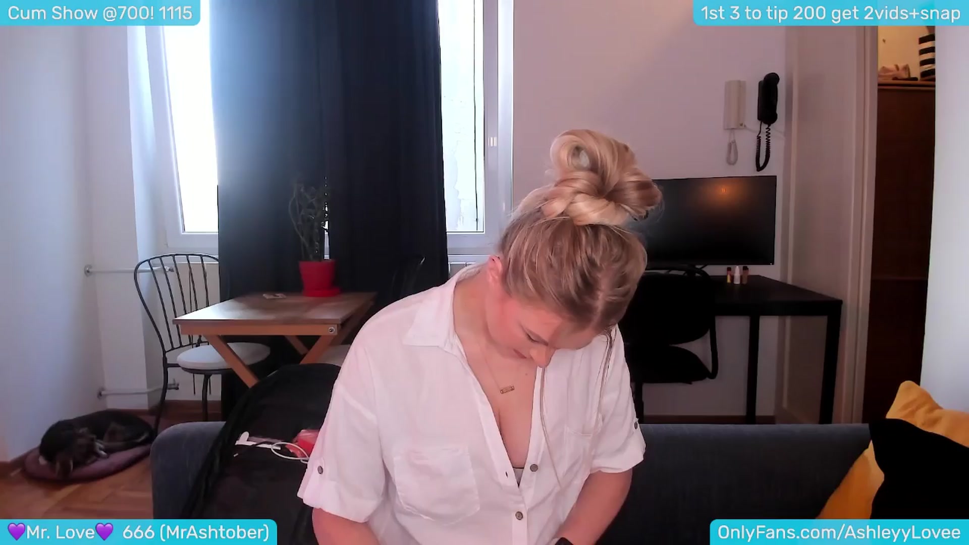 Gallery image thumbnail from AshleyLove's myfreecams stream on, 04/09/2024, 17:02 image 14 of 20