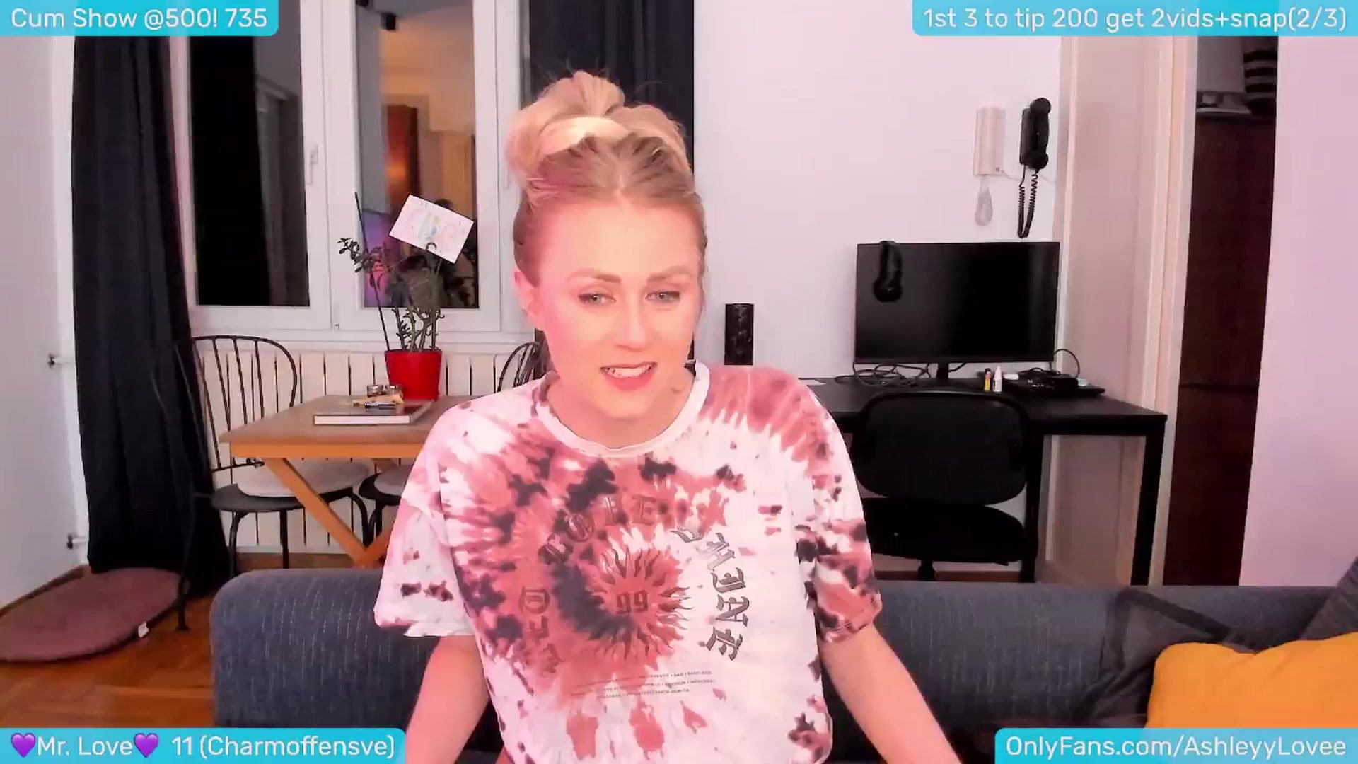 Gallery image thumbnail from AshleyLove's myfreecams stream on, 04/15/2024, 21:54 image 1 of 20