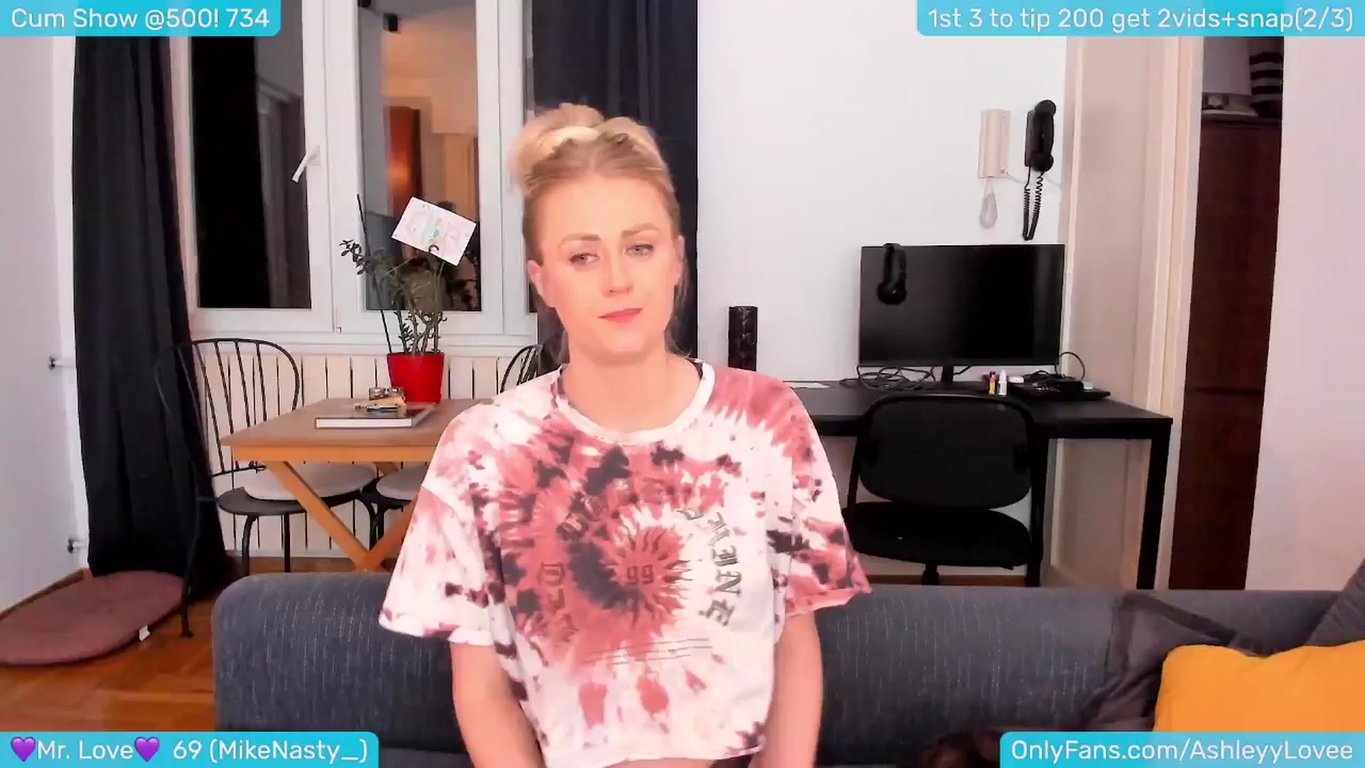 Gallery image thumbnail from AshleyLove's myfreecams stream on, 04/15/2024, 21:54 image 12 of 20