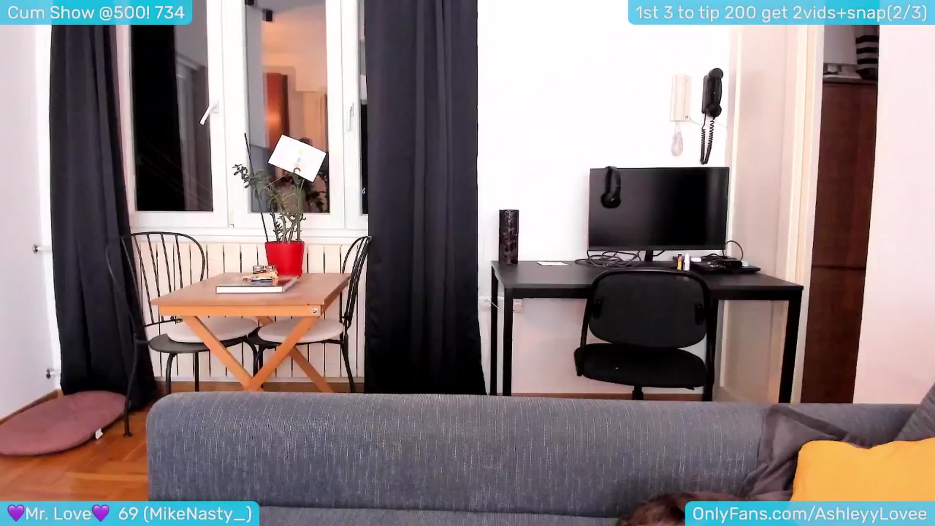 Gallery image thumbnail from AshleyLove's myfreecams stream on, 04/15/2024, 21:54 image 7 of 20