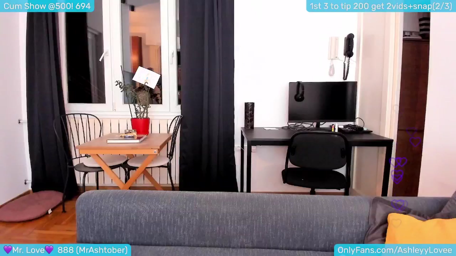 Gallery image thumbnail from AshleyLove's myfreecams stream on, 04/15/2024, 22:33 image 16 of 20
