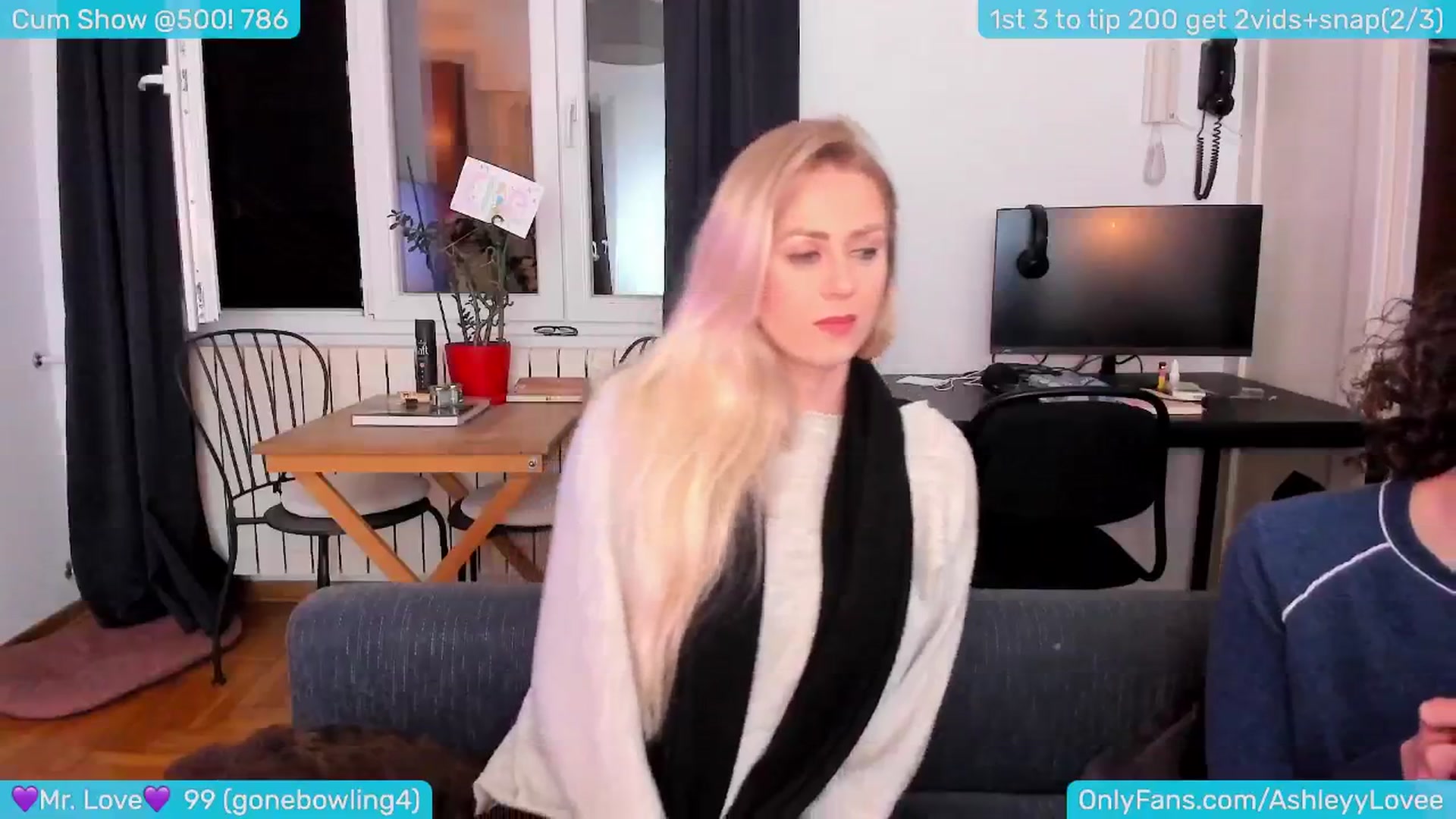 Gallery image thumbnail from AshleyLove's myfreecams stream on, 04/17/2024, 22:22 image 8 of 20