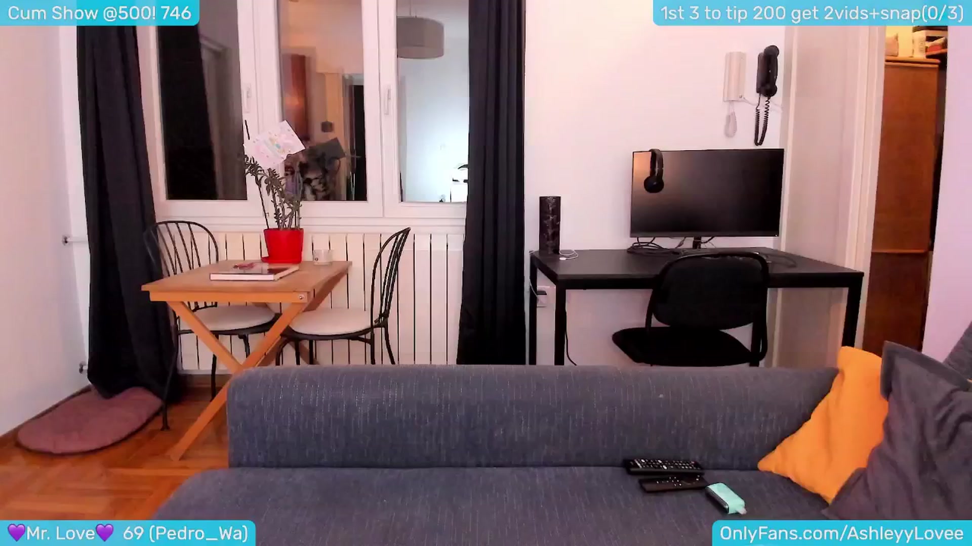 Gallery image thumbnail from AshleyLove's myfreecams stream on, 04/21/2024, 19:51 image 6 of 20
