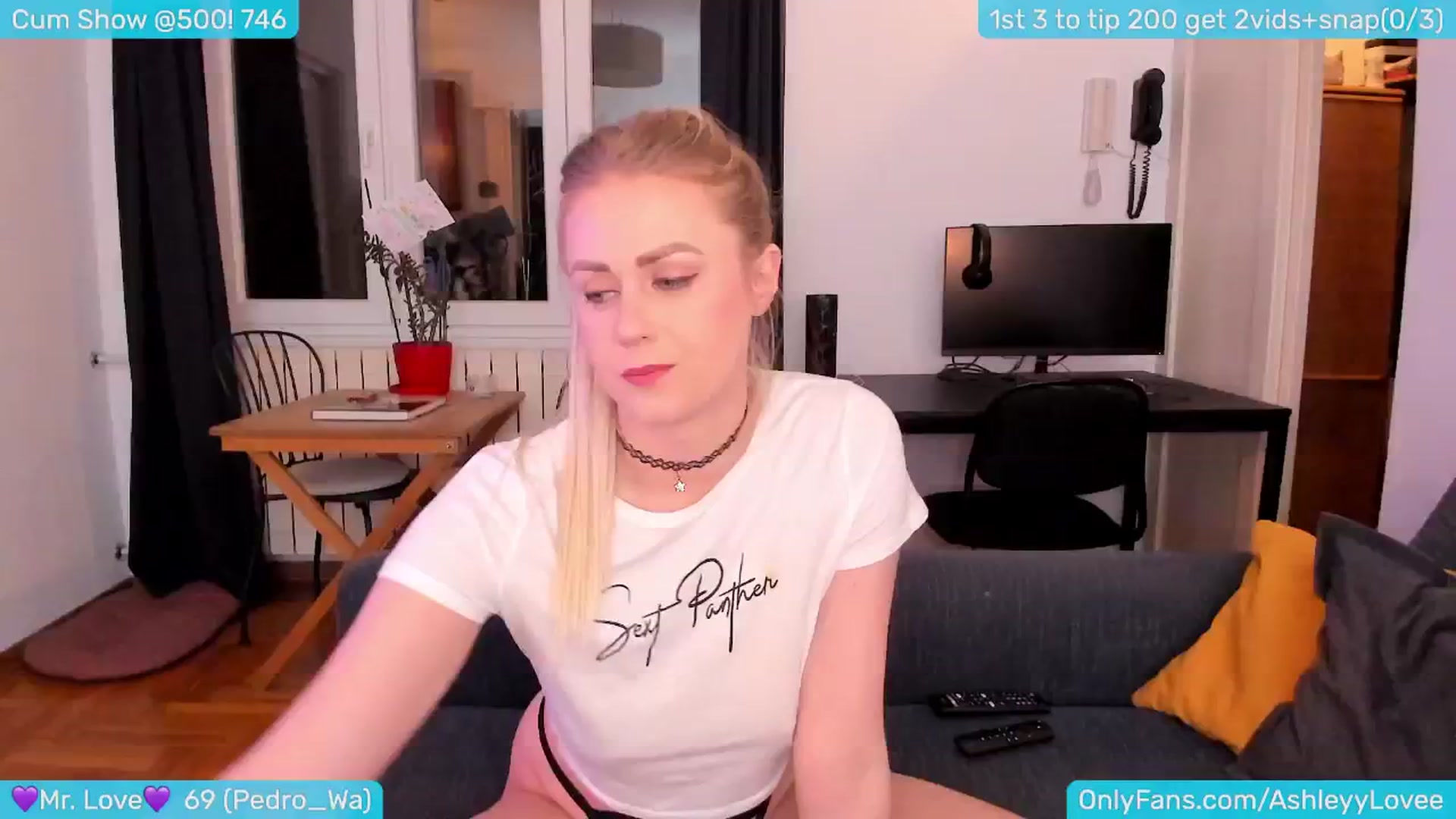 Gallery image thumbnail from AshleyLove's myfreecams stream on, 04/21/2024, 19:51 image 8 of 20