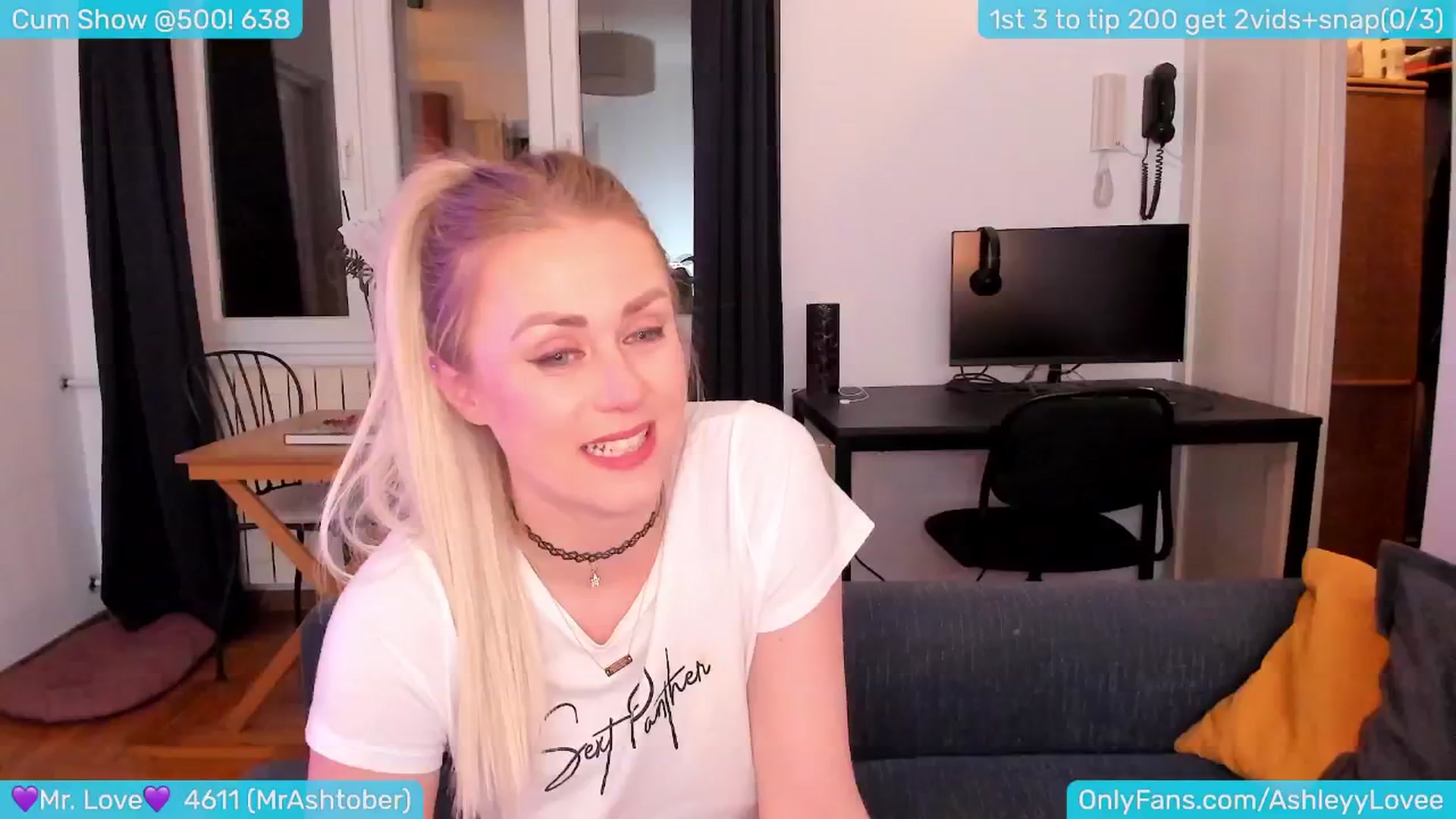 Gallery image thumbnail from AshleyLove's myfreecams stream on, 04/21/2024, 20:31 image 20 of 20