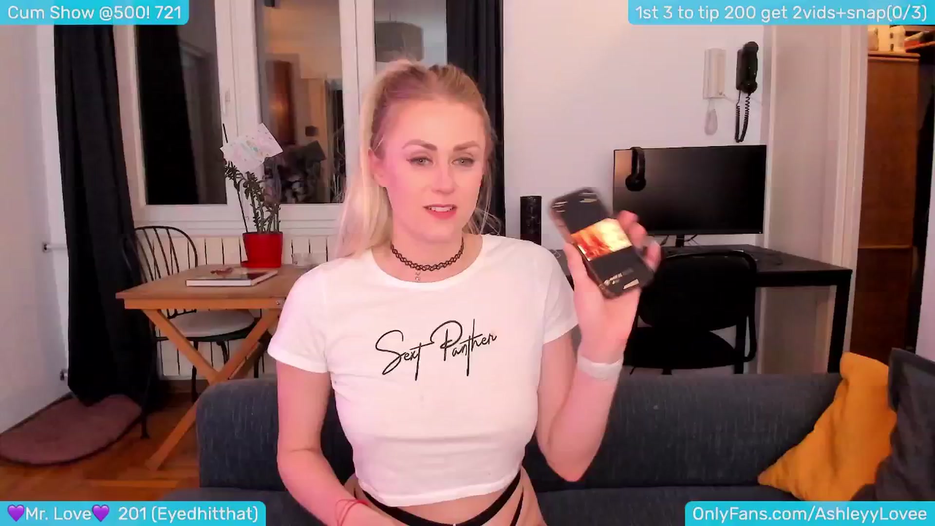 Gallery image thumbnail from AshleyLove's myfreecams stream on, 04/21/2024, 20:31 image 10 of 20