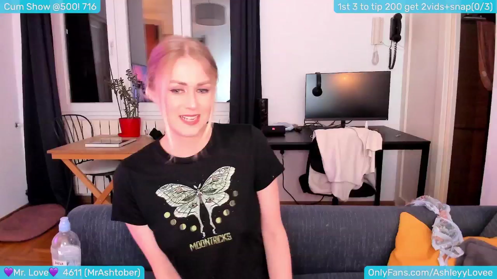 Gallery image thumbnail from AshleyLove's myfreecams stream on, 04/23/2024, 18:39 image 15 of 20