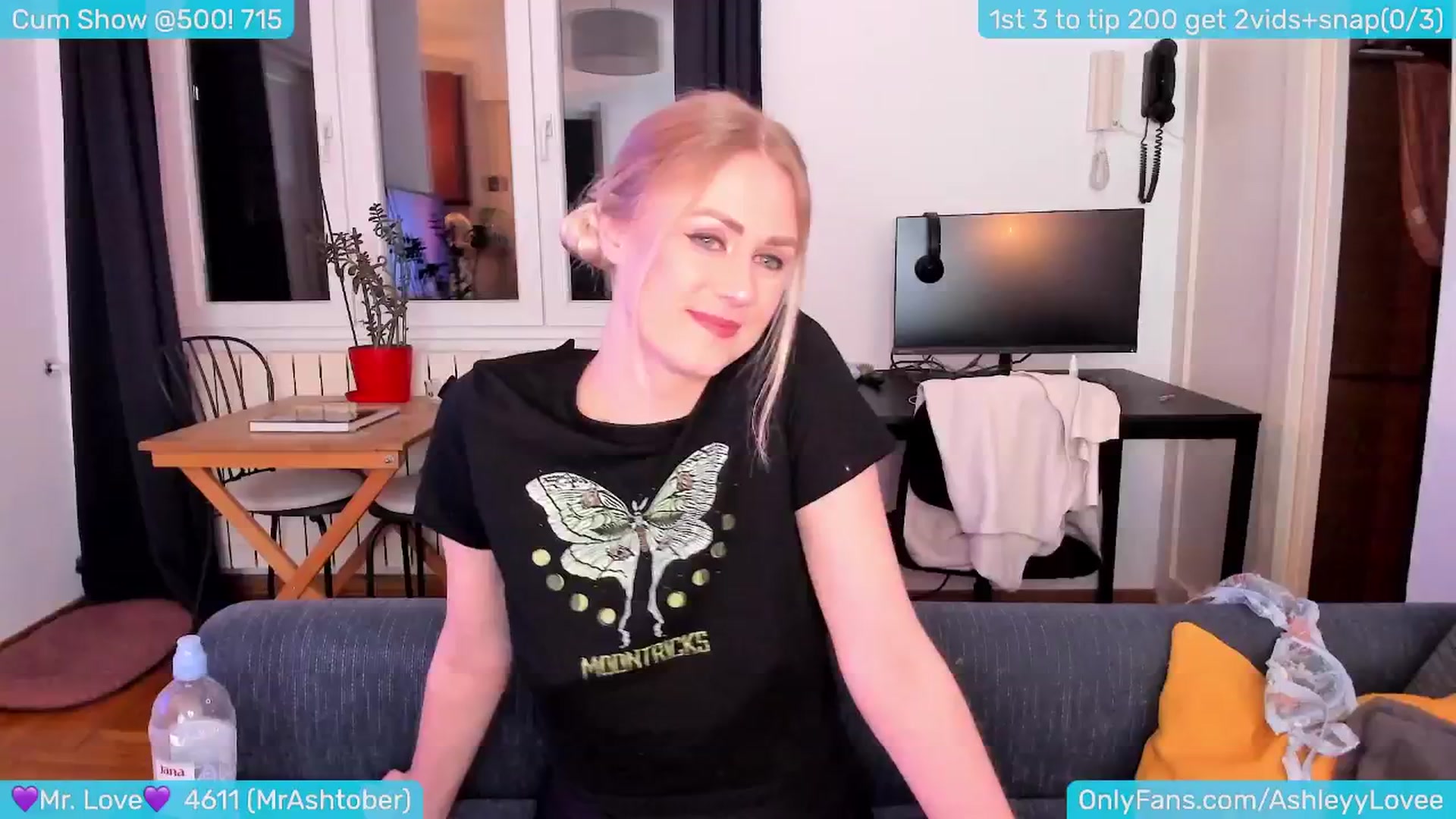 Gallery image thumbnail from AshleyLove's myfreecams stream on, 04/23/2024, 18:39 image 7 of 20