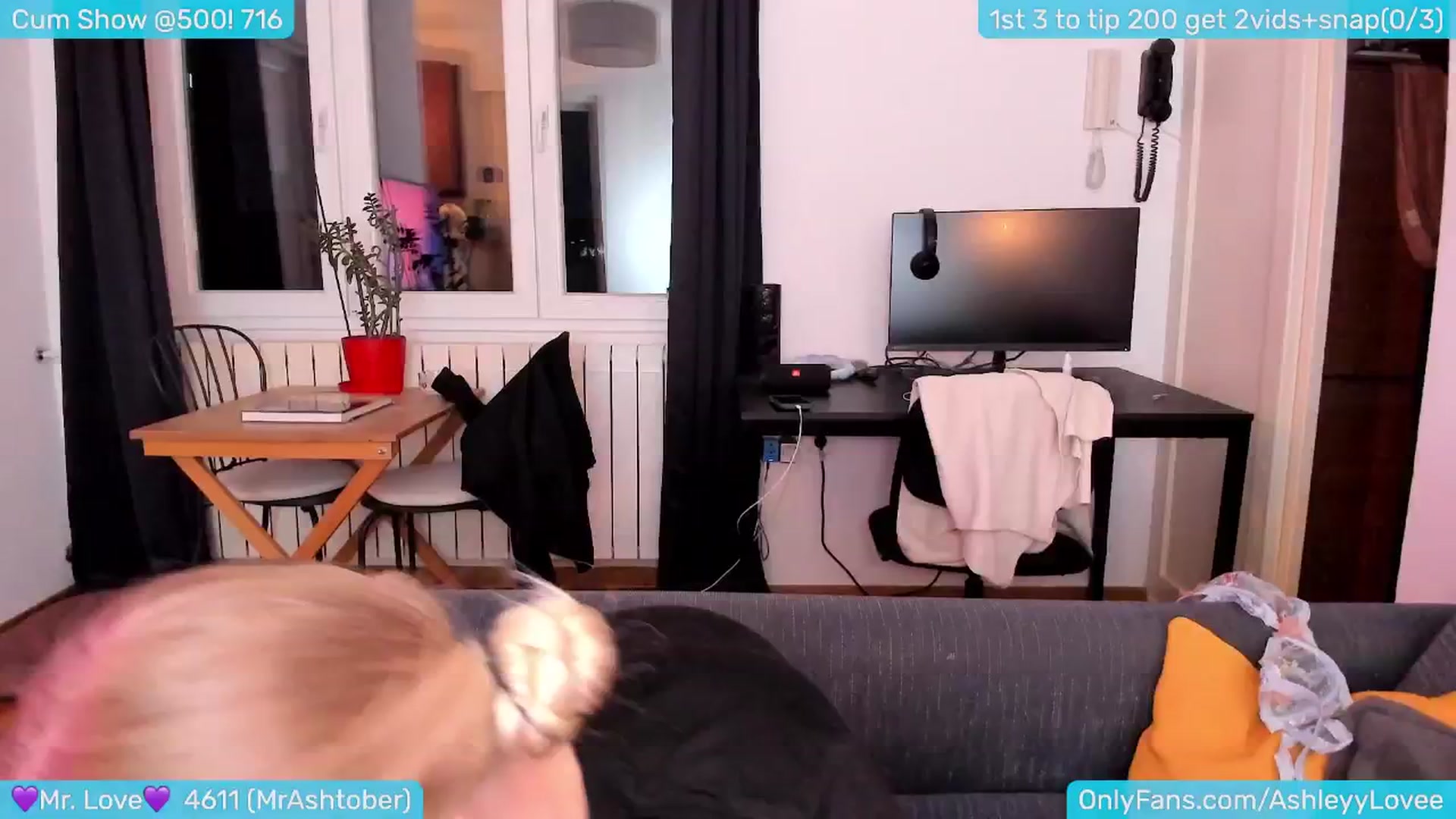 Gallery image thumbnail from AshleyLove's myfreecams stream on, 04/23/2024, 18:39 image 4 of 20
