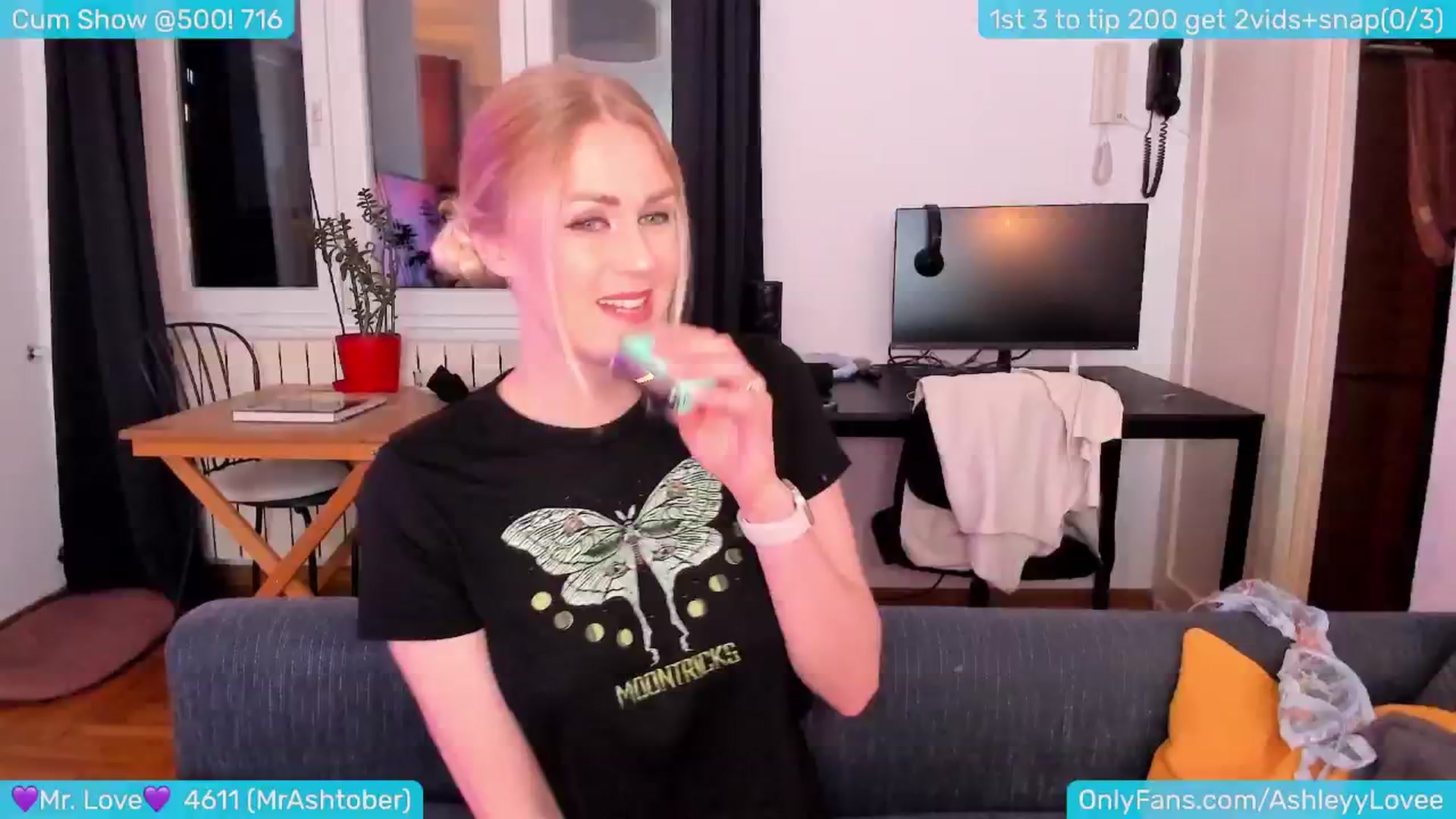 Gallery image thumbnail from AshleyLove's myfreecams stream on, 04/23/2024, 18:39 image 1 of 20