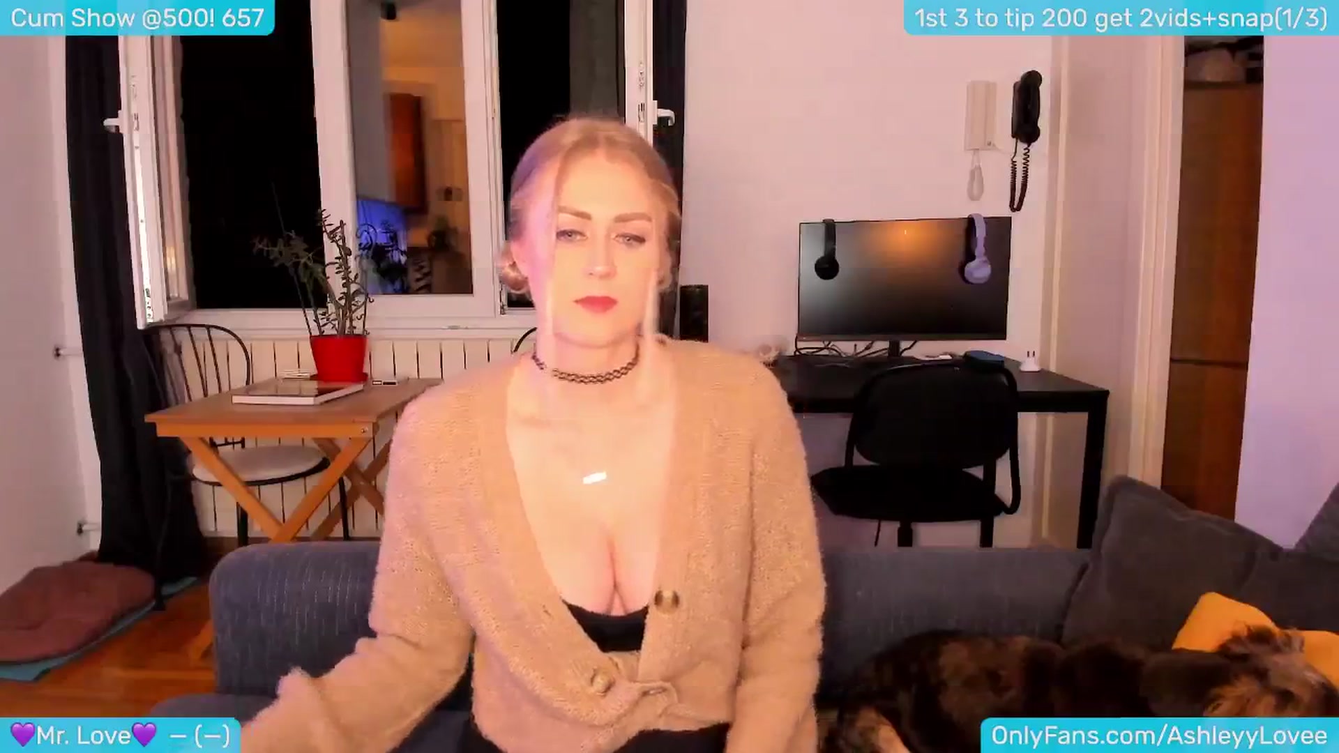 Gallery image thumbnail from AshleyLove's myfreecams stream on, 04/27/2024, 22:21 image 15 of 20