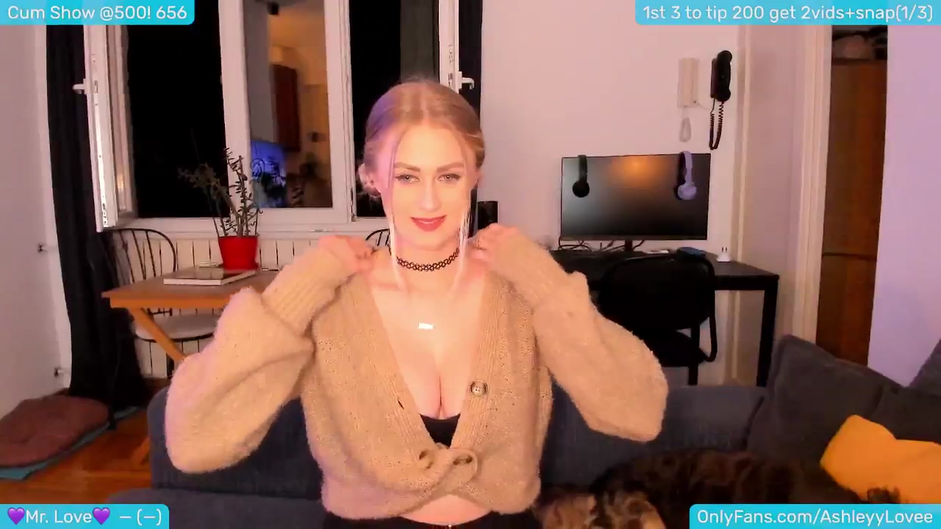 Gallery image thumbnail from AshleyLove's myfreecams stream on, 04/27/2024, 22:21 image 13 of 20