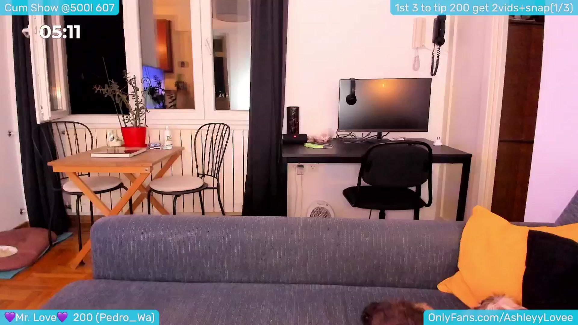 Gallery image thumbnail from AshleyLove's myfreecams stream on, 04/28/2024, 22:00 image 9 of 20