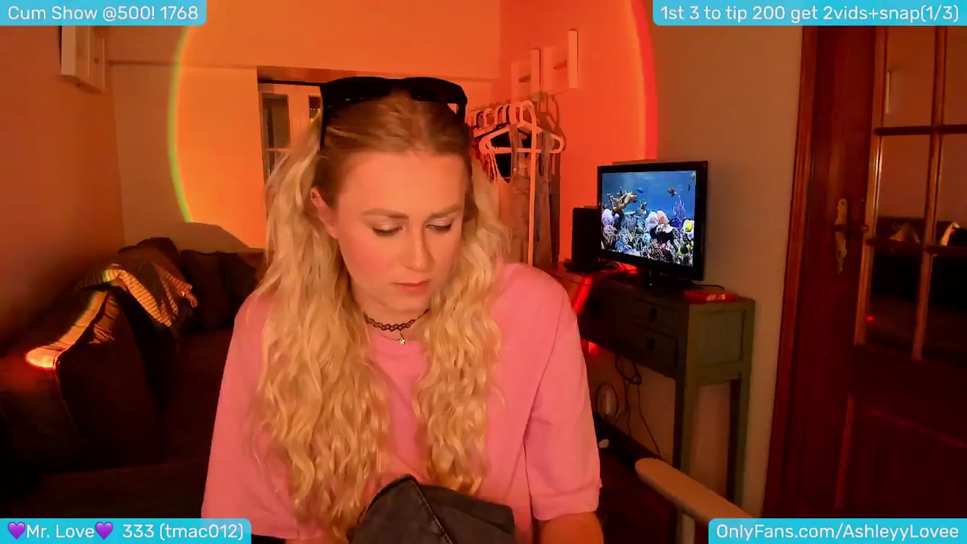 Gallery image thumbnail from AshleyLove's myfreecams stream on, 05/12/2024, 23:06 image 5 of 20