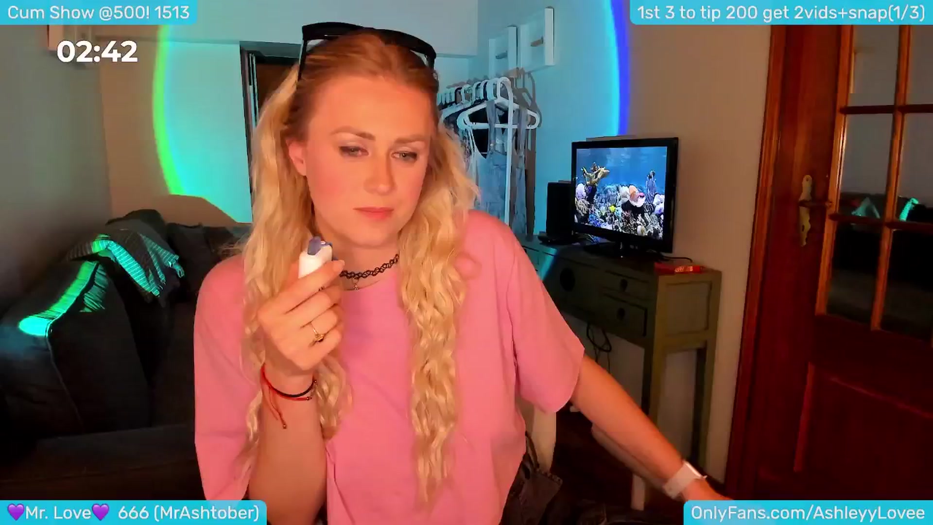 Gallery image thumbnail from AshleyLove's myfreecams stream on, 05/12/2024, 23:06 image 20 of 20