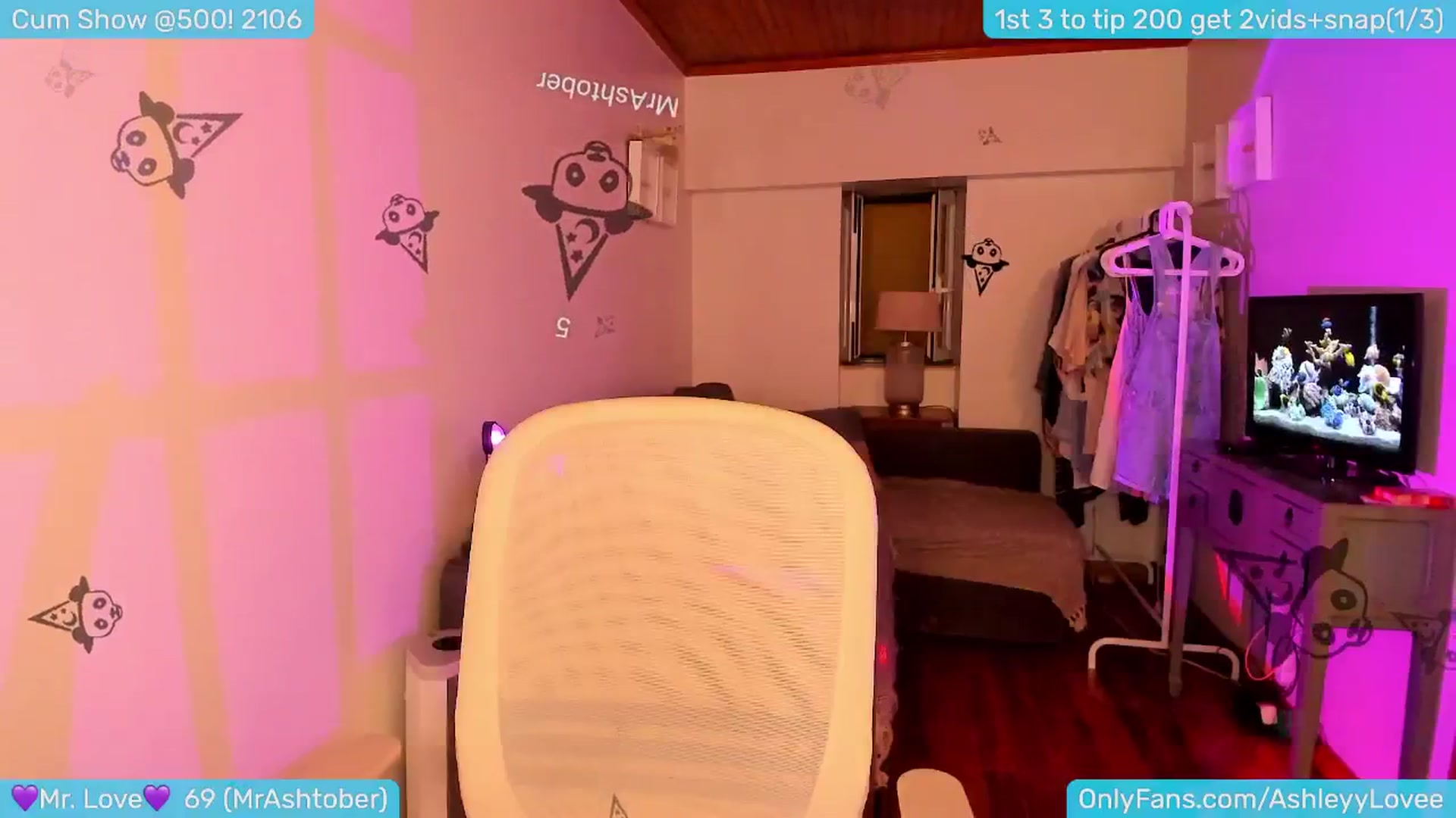 Gallery image thumbnail from AshleyLove's myfreecams stream on, 05/19/2024, 22:01 image 3 of 20