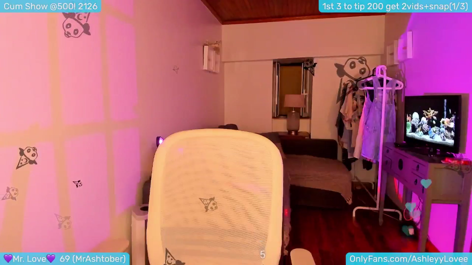 Gallery image thumbnail from AshleyLove's myfreecams stream on, 05/19/2024, 22:01 image 2 of 20