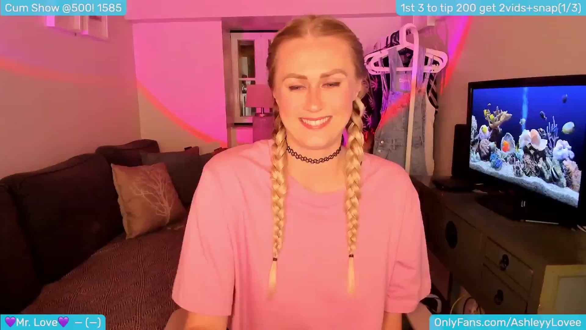 Gallery image thumbnail from AshleyLove's myfreecams stream on, 05/21/2024, 24:05 image 2 of 20
