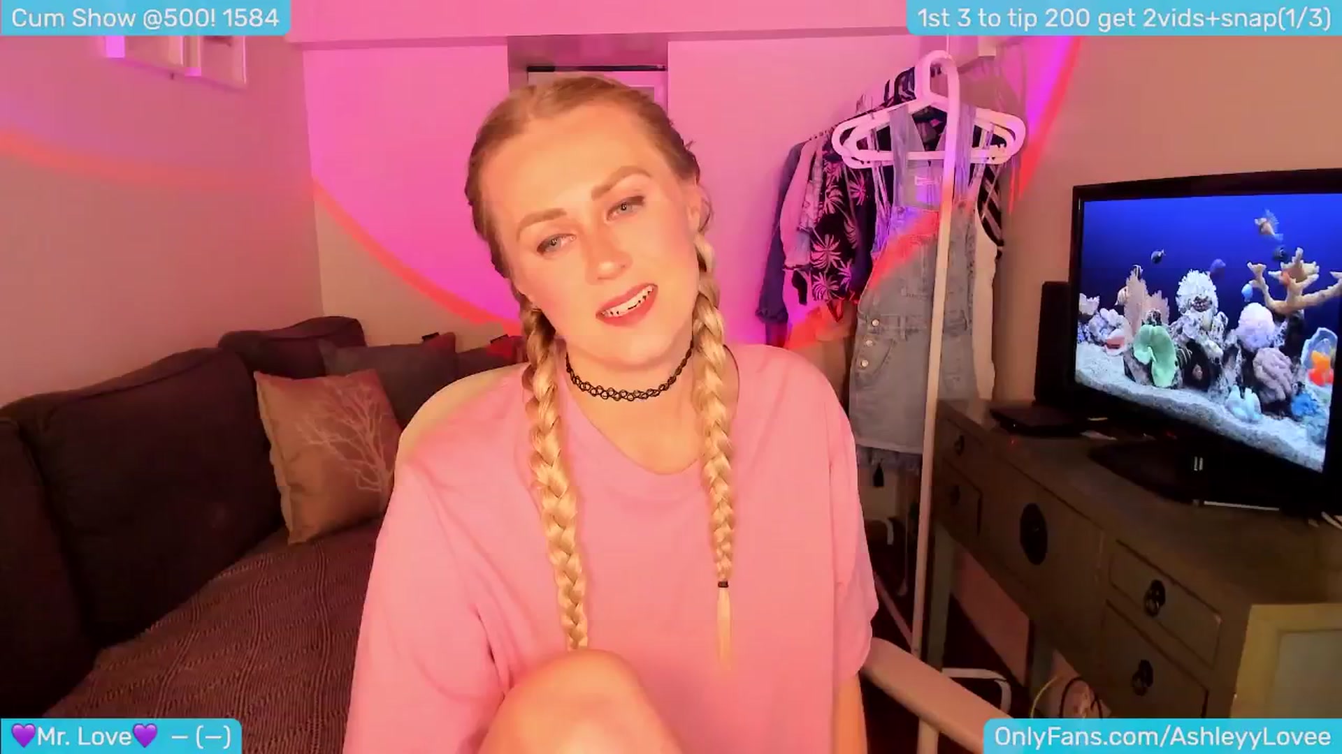 Gallery image thumbnail from AshleyLove's myfreecams stream on, 05/21/2024, 24:05 image 3 of 20