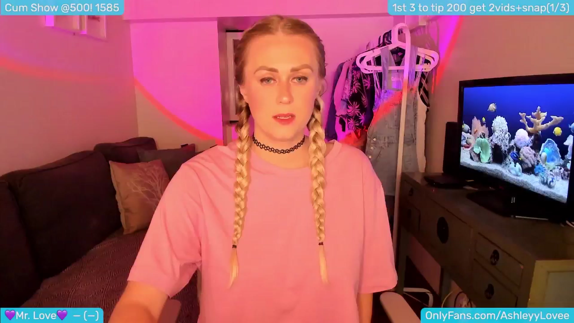 Gallery image thumbnail from AshleyLove's myfreecams stream on, 05/21/2024, 24:05 image 1 of 20