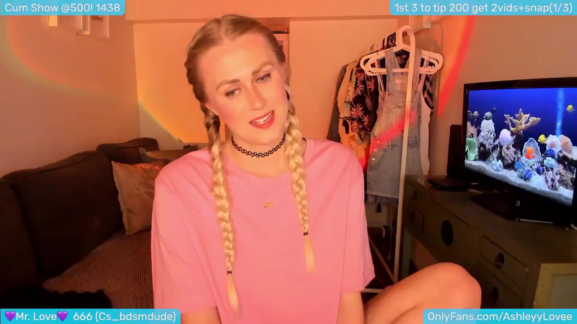 Gallery image thumbnail from AshleyLove's myfreecams stream on, 05/21/2024, 24:05 image 19 of 20