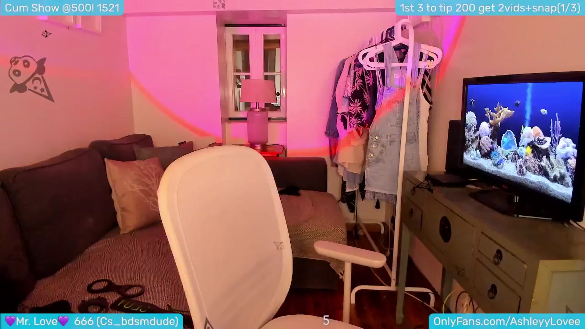 Gallery image thumbnail from AshleyLove's myfreecams stream on, 05/21/2024, 24:05 image 7 of 20