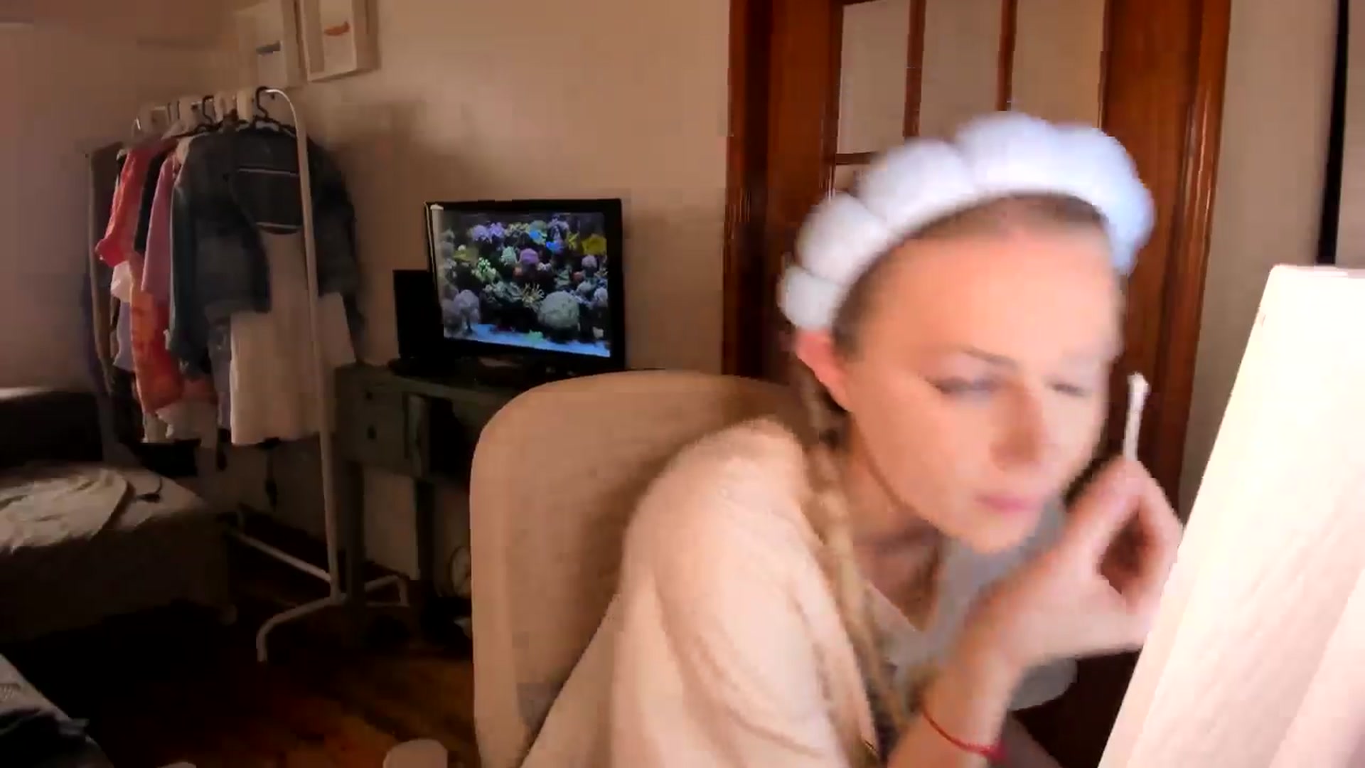Gallery image thumbnail from AshleyLove's myfreecams stream on, 05/25/2024, 13:52 image 11 of 20