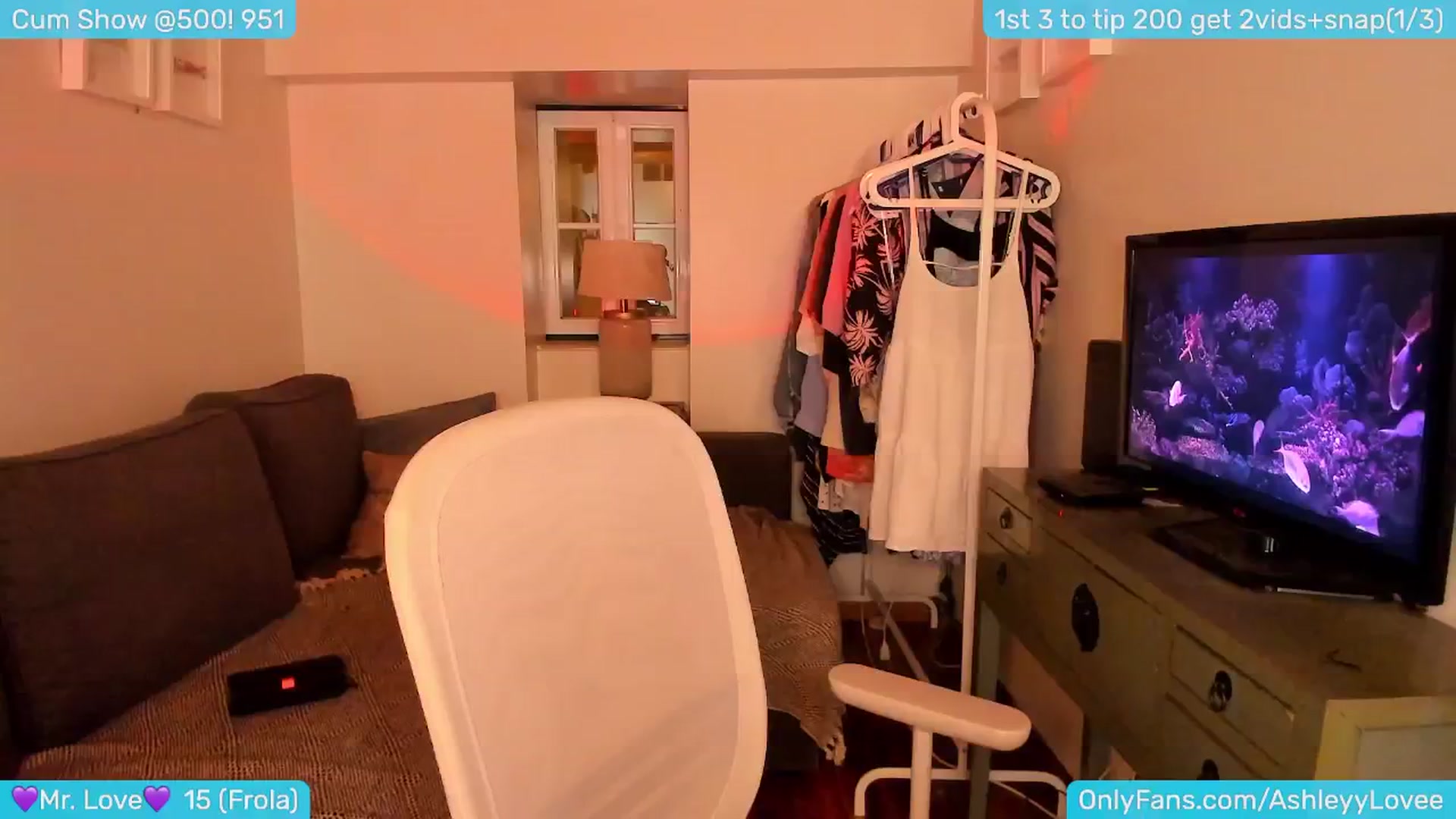 Gallery image thumbnail from AshleyLove's myfreecams stream on, 05/27/2024, 21:41 image 2 of 20