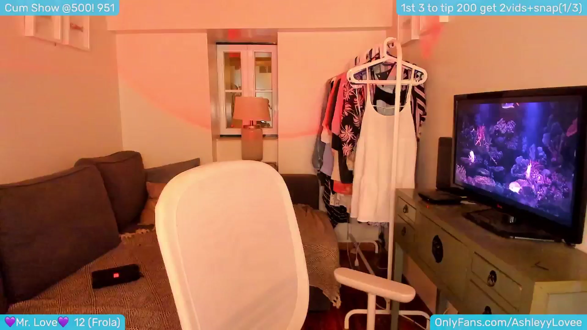 Gallery image thumbnail from AshleyLove's myfreecams stream on, 05/27/2024, 21:41 image 1 of 20