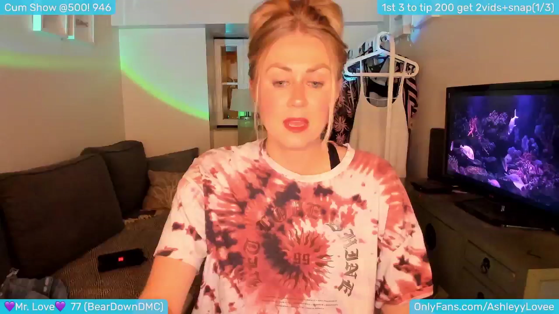 Gallery image thumbnail from AshleyLove's myfreecams stream on, 05/28/2024, 24:35 image 18 of 20