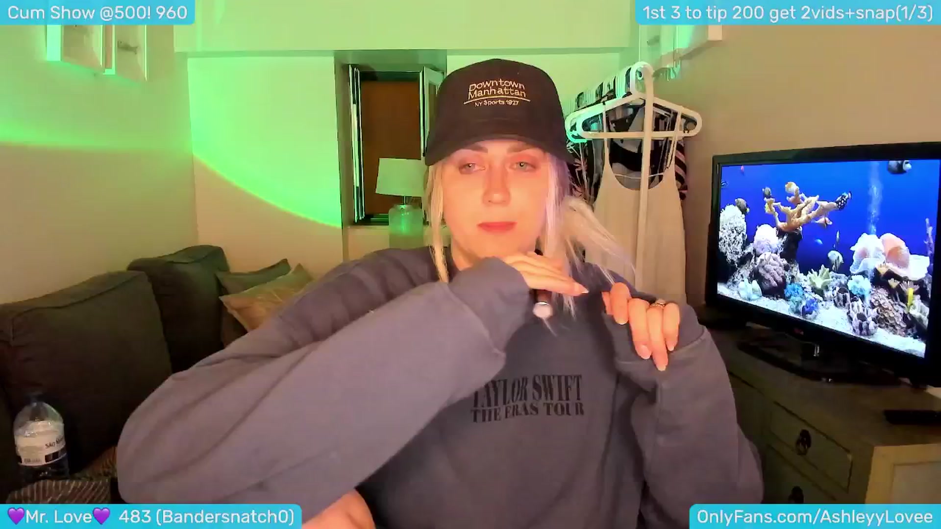 Gallery image thumbnail from AshleyLove's myfreecams stream on, 05/28/2024, 22:59 image 15 of 20