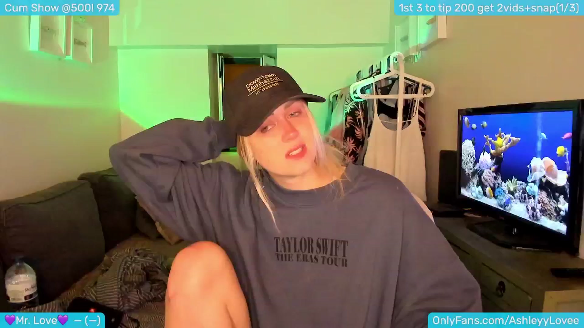 Gallery image thumbnail from AshleyLove's myfreecams stream on, 05/28/2024, 22:59 image 1 of 20
