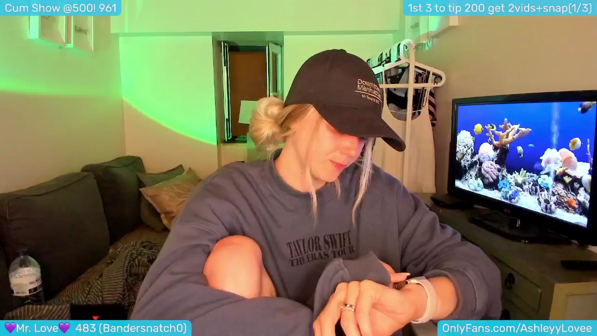 Gallery image thumbnail from AshleyLove's myfreecams stream on, 05/28/2024, 22:59 image 18 of 20