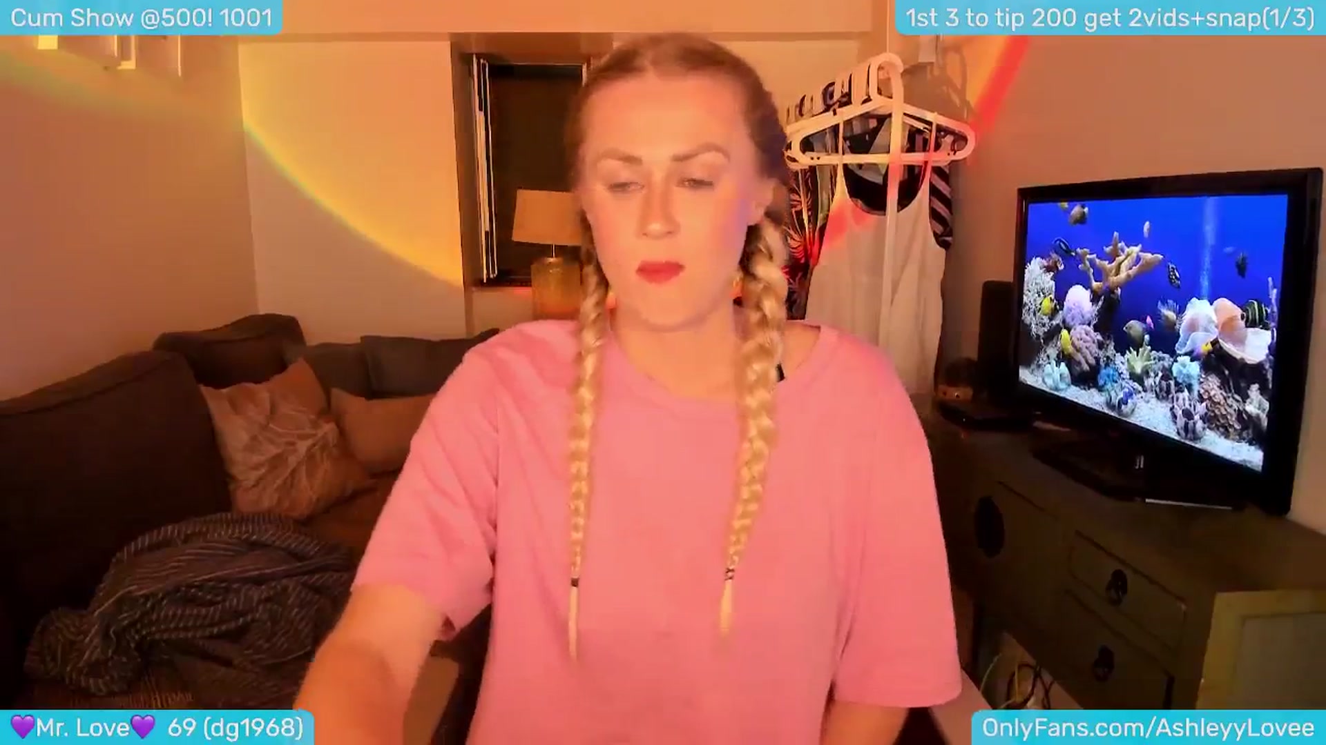 Gallery image thumbnail from AshleyLove's myfreecams stream on, 05/29/2024, 21:28 image 19 of 20