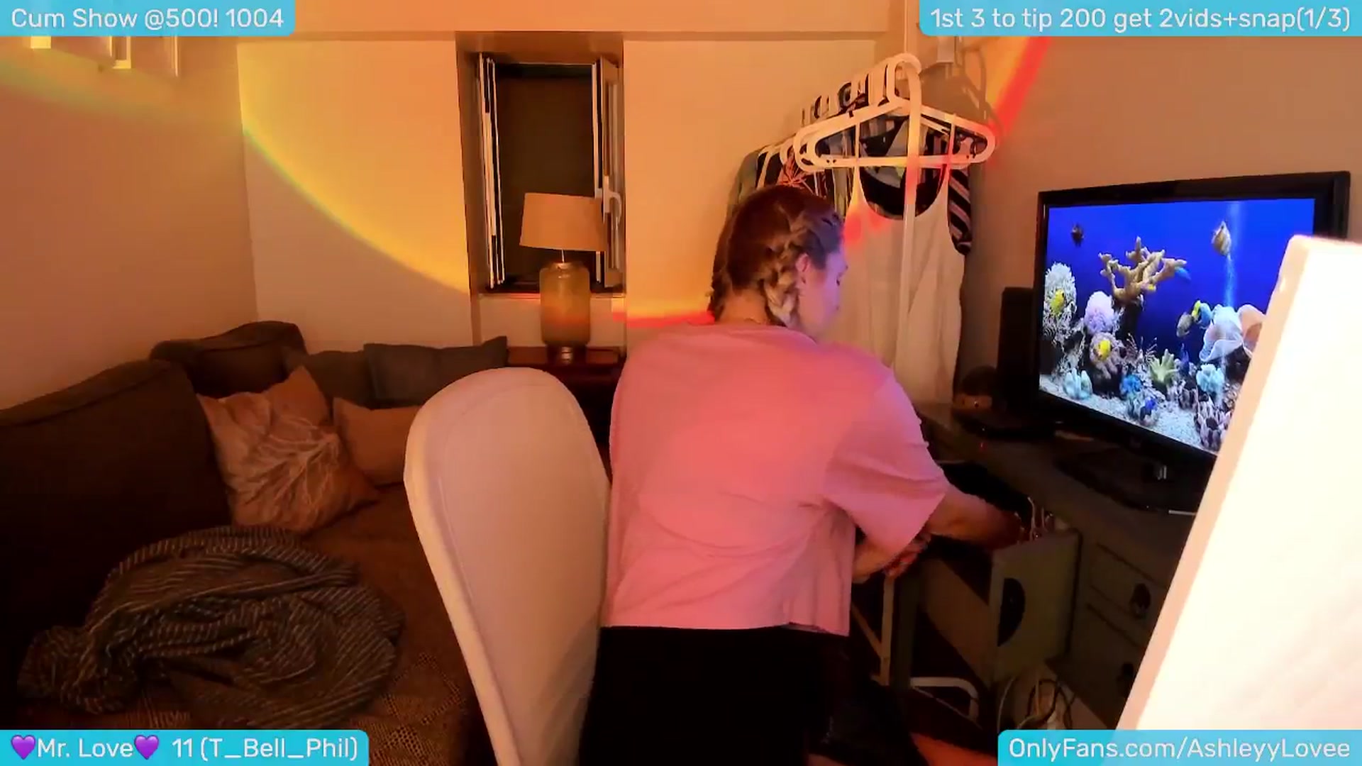 Gallery image thumbnail from AshleyLove's myfreecams stream on, 05/29/2024, 21:28 image 13 of 20